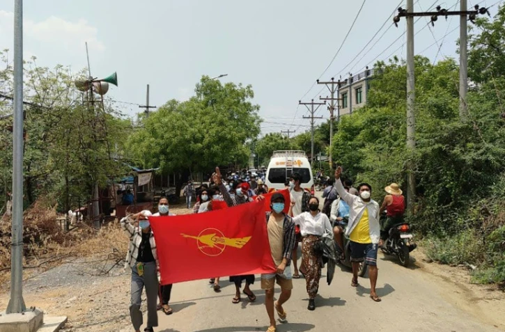 Photo d'une source anonyme postée sur Facebook le 19 avril 2021 d'une manifestation d'étudiants à Mandalay