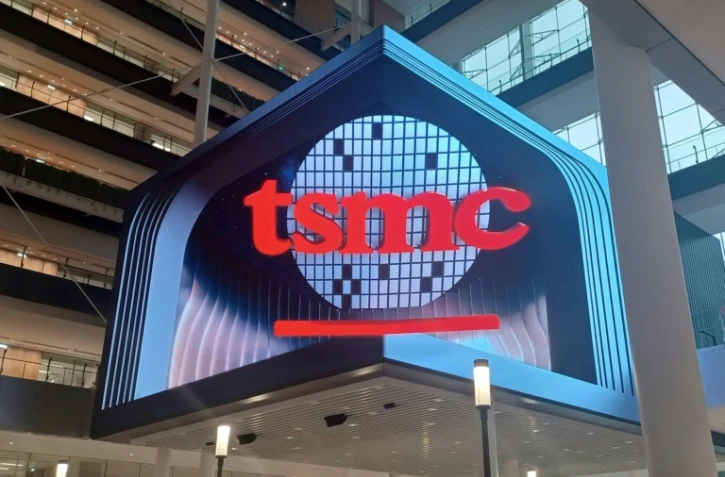 le géant taïwanais des semiconducteurs TSMC va construire une troisième usine en Arizona, portant son investissement total à 65 milliards de dollars