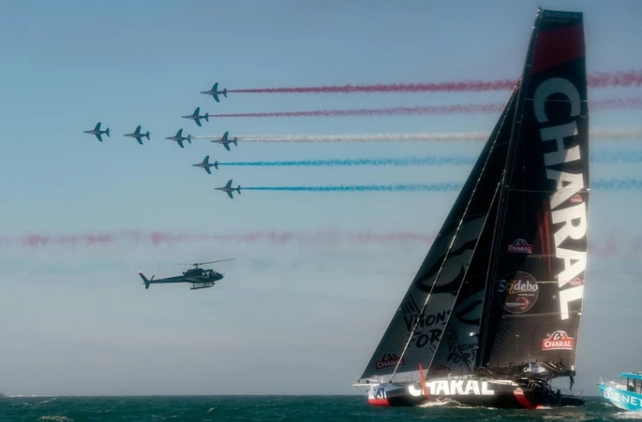 Le voilier "Charal" du Français Jérémie Beyou au large des Sables-d'Olonne, le 8 novembre 2020