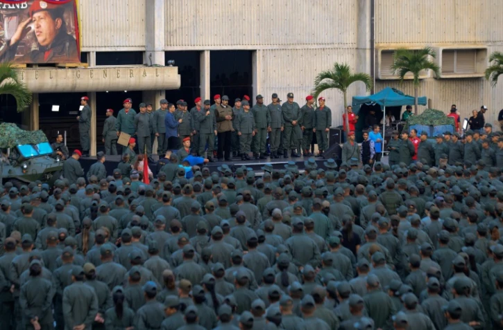 Le président vénézuelien Nicolas Maduro prononce un discours devant des soldats rassemblés au camp militaire de Fuerte Tiuna, à Caracas, le 2 mai 2019. Photo publiée par le service de presse de la présidence