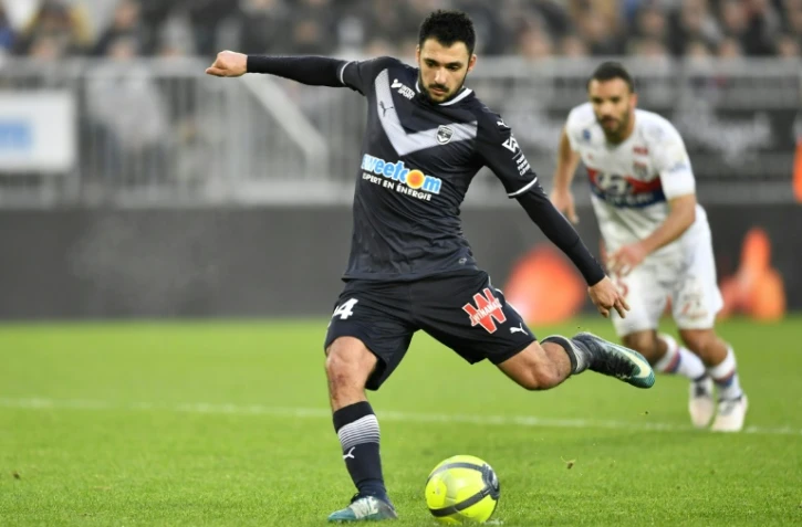 L'attaquant de Bordeaux Gaétan Laborde marque un pénalty face à Lyon en 23e journée de L1 le 28 janvier 2018