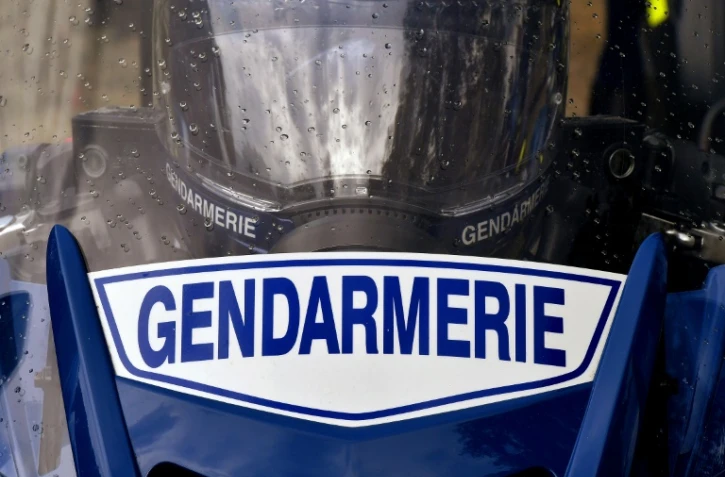 Un touriste originaire du Pas-de-Calais a été tué par balle jeudi matin dans sa voiture jeudi en Haute-Corse, sans doute après une altercation avec un autre automobiliste, activement recherché en fin de matinée, a-t-on appris de sources concordantes.