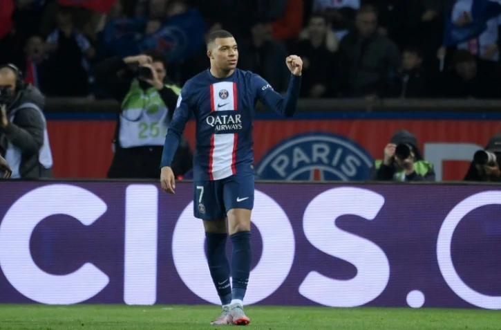 Kylian Mbappé après avoir marqué contre Lens au Parc des Princes à Paris le 23 avril 2023 