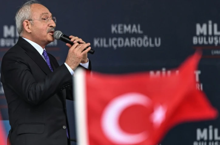 Le candidat de l'Alliance de l'opposition turque, Kemal Kilicdaroglu, qui défiera le président sortant Recep Tayyip Erdogan le 14 mai dans les urnes, en meeting à Canakkale, dans le nord-ouest de la Turquie, le 11 avril 2023 