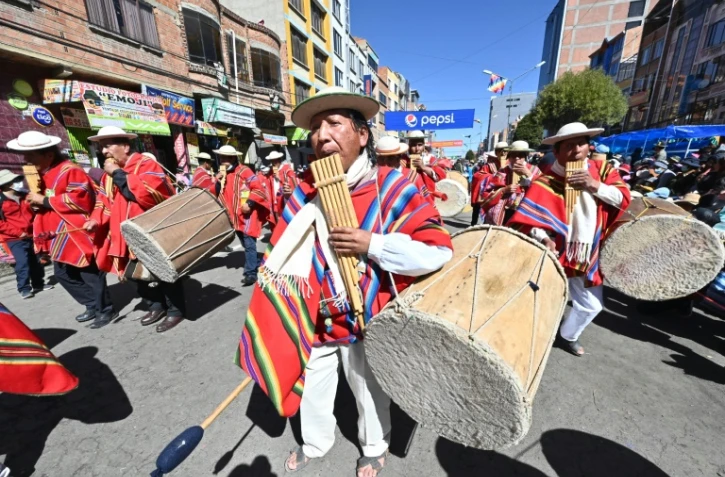 Des Boliviens fêtent la Journée de la Paz et la Vierge du Carmen, le 16 juillet 2021 à El Alto