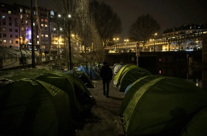 Campement de migrants le long du canal Saint Martin Ă paris, le 19 mars 2018