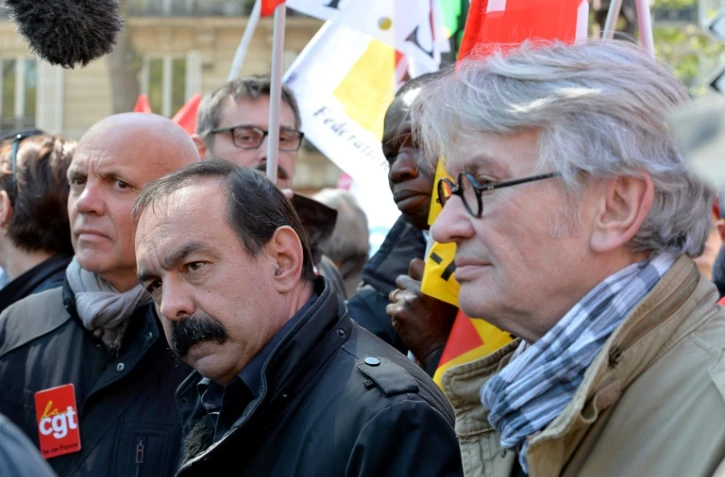 Le secrétaire général de la CGT Philippe Martinez (g) et de Force Ouvrière  Jean-Claude Mailly (d), lors d'un défilé le 1er mai 2016 à Paris