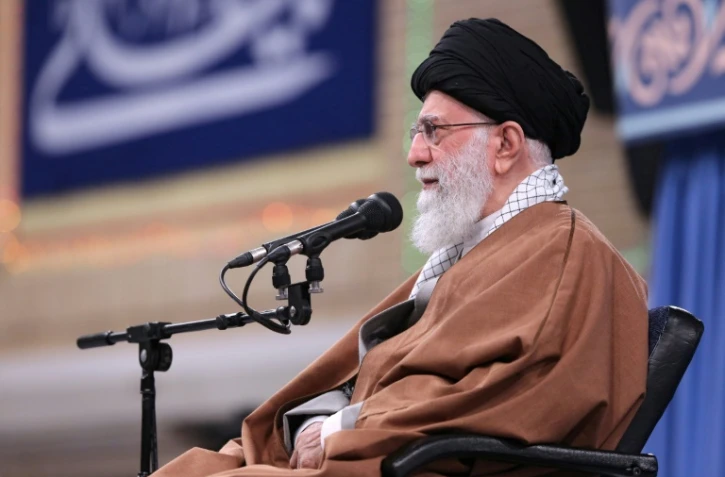 Photo fournie par le bureau du guide suprême iranien montrant l'ayatollah Ali Khamenei lors d'un discous à Téhéran, le 1er janvier 2020