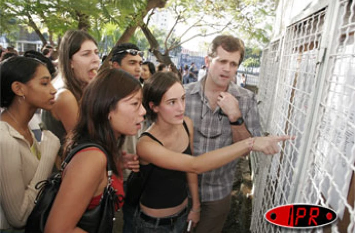 Mardi 12 juillet 2005 -

Le recteur, Bernard Boëne, a commenté les résulats du bac 2005