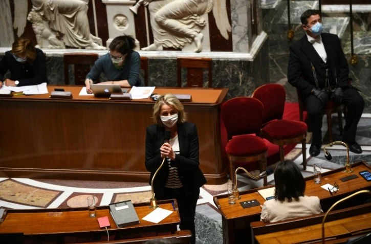 La ministre de la transition écologique Barbara Pompili après le vote sur le projet de loi climat en première lecture à l'Assemblée nationale à Paris le 4 mai 2021