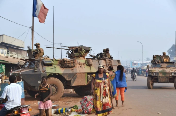 Soldats français en patrouille le 14 février 2016 à Bangui
