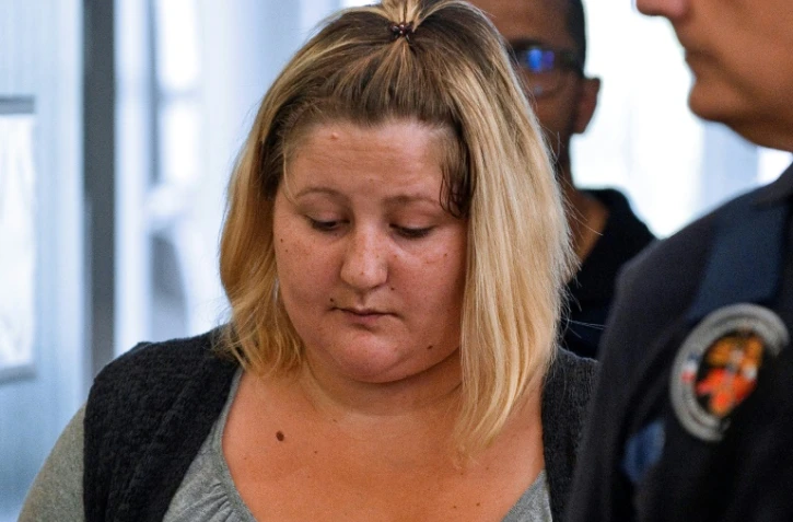 La mère de Fiona, Cécile Bourgeon, à son arrivée au tribunal de Riom le 5 septembre 2016