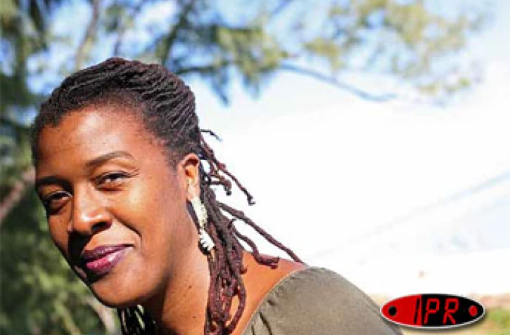 Jeudi 3 août 2006-

Ilene Barnes à La Réunion pour le Sakifo musik festival à Saint-Leu
