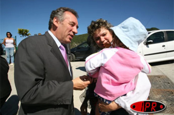 Samedi 26 août 2006 -

François Bayrou, chef de file de l'UDF, en visite aux Makes à Saint-Louis