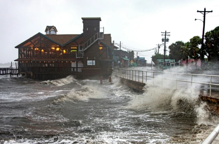 La tempĂȘte tropicale Elsa s'abat sur Cedar Key, en Floride, le 7 juillet 2021