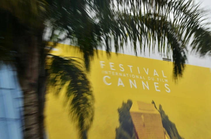 Une affiche devant le Palais des Festivals à Cannes le 9 mai 2016
