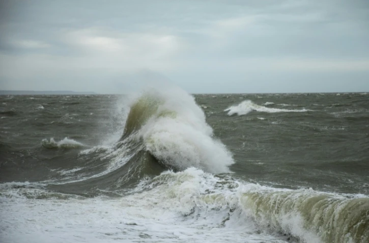 Météo-France a annoncé placer la Manche en vigilance rouge vent dans la nuit de jeudi à vendredi en raison du passage de la tempête Goretti