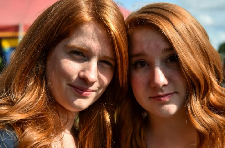 Céline (G) et Deborah (D), à la première édition du "Red Love",  premier festival consacré aux roux, le 25 août 2018 à Châteaugiron (Ille-et-Vilaine)