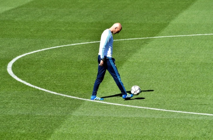 Zinédine Zidane, l'entraîneur du Real, le 3 mai 2016 lors d'une séance d'entraînement à Madrid