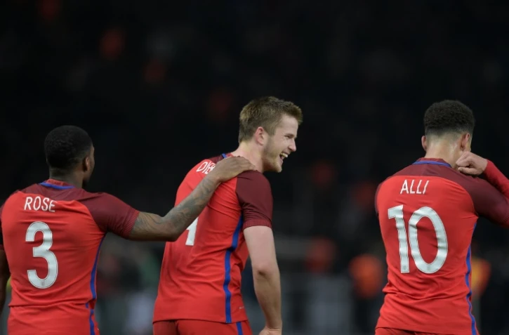 Le milieu anglais Eric Dier (c) buteur contre l'Allemagne en match de préparation à l'Euro-2016, le 26 mars 2016 au stade olympique de Berlin