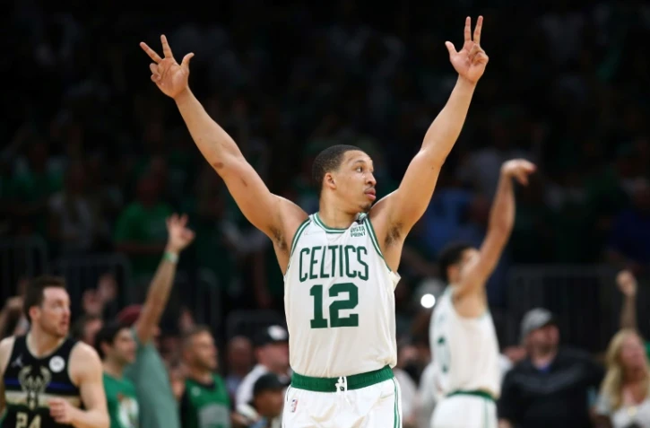 NBA: Boston éjecte le champion Milwaukee, Dallas réduit Phoenix en cendres