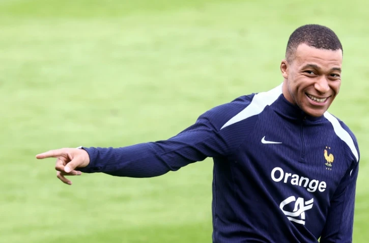 L'attaquant de l'équipe de France Kylian Mbappé à l'entraînement, le 13 juin 2024 à Paderborn (Allemagne)