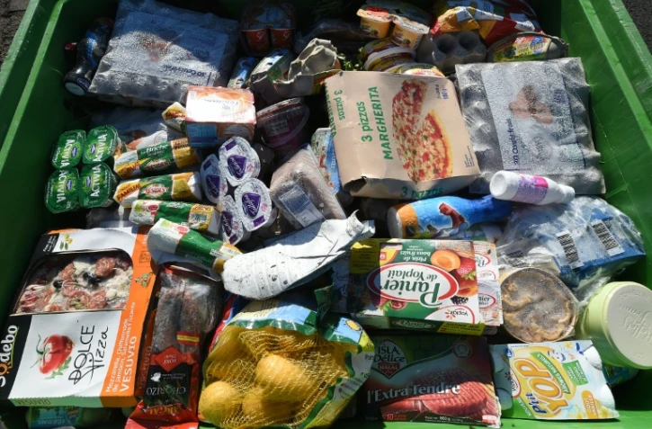 Un conteneur avec des restes alimentaires dans une usine de recyclage à Belesta-en-Lauragais, le 5 novembre 2015