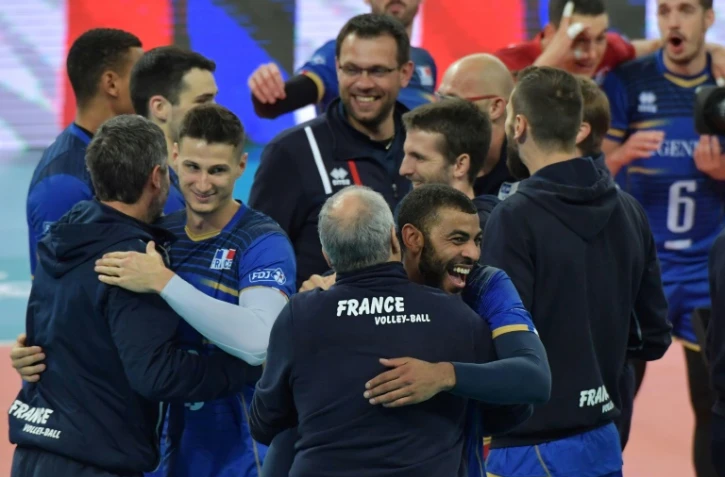 Les joueurs français célèbrent leur accession à la finale de la Ligue mondiale, le 7 juillet 2017 à Curitiba