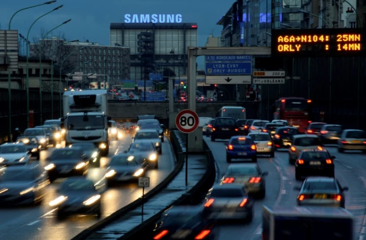 07H00 sur les routes d'Ile-de-France en raison de la paralysie des transports en commun liée à la mobilisation contre la réforme des retraites,