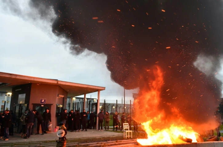 Feu allumé par des gardiens de la prison d'Alençon-Condé-sur-Sarthe, mercredi 6 mars 2019
