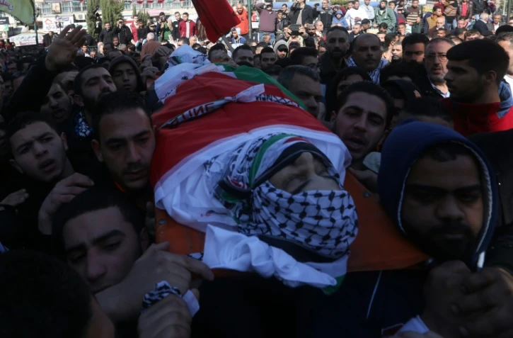 Funérailles à Naplouse le 27 décembre 2015 d'un Palestinien, mort des suites de tirs israliens, après avoir tenté de forcer un poste de contrôle israélien