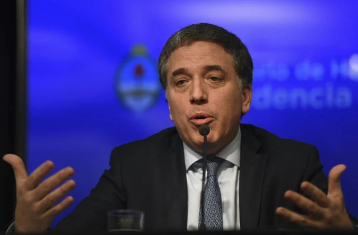 Le ministre argentin des Finances Nicolas Dujovne donne une conférence de presse à Buenos Aires le 15 juin 2018