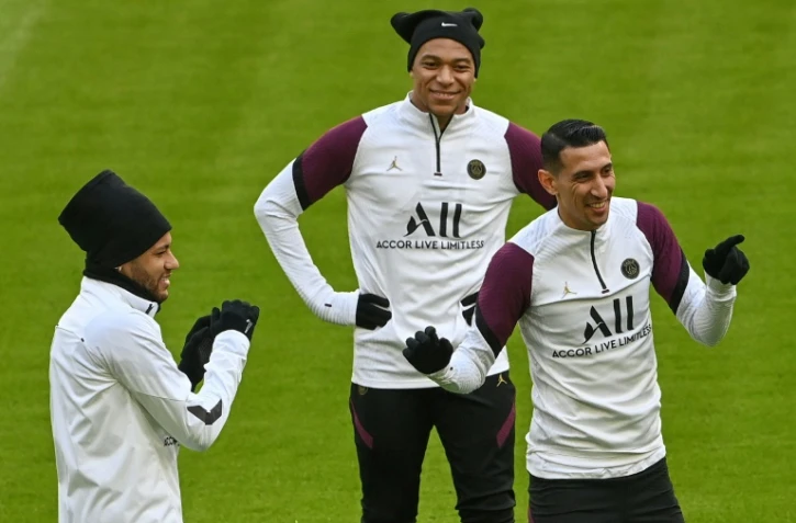 Neymar (g), Kylian Mbappé (c) et Angel Di Maria, attaquants du Paris SG, à Munich, le 6 avril 2021