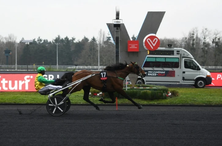 Le trotteur français Face Time Bourbon, drivé par le Suédois Björn Goop, remporte le Prix d'Amérique sur l'hippodrome de Paris-Vincennes, le 31 janvier 2021