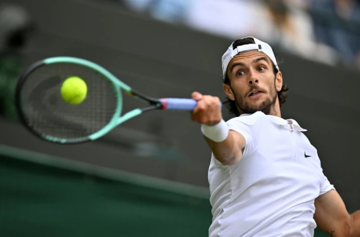 L'Italien Lorenzo Musetti lors de son quart de finale victorieux face à l'Américain Taylor Fritz, le 10 juillet 2024 à Wimbledon