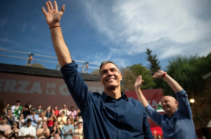Le Premier ministre espagnol Pedro Sánchez lors d'un meeting de campagne, le 10 octobre 2026 à Dos Hermanas, près de Séville  