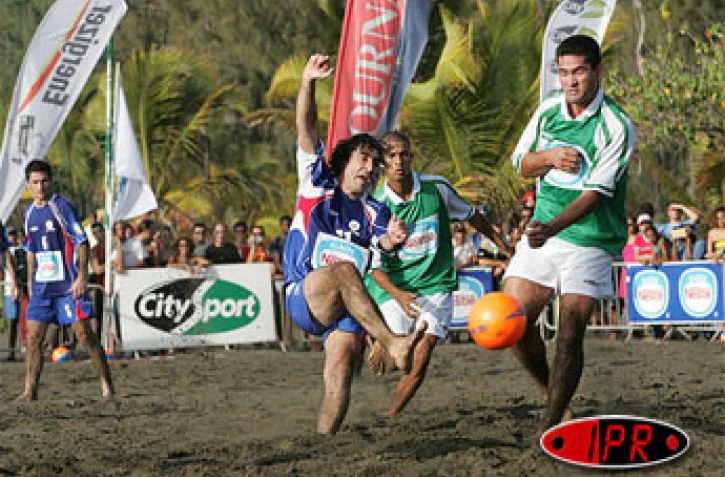 Samedi 17 décembre 2005 -

Joël Cantona fait également partie de l'équipe de France