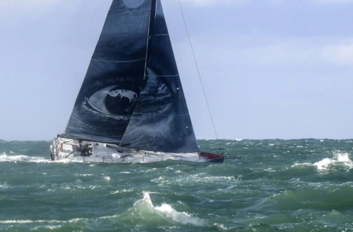Le bateau Vivo a Beira, avec Pierre Lacazey et Yoann Richomme, le 5 novembre après le départ du Transat Jacques-Vabre au Havre