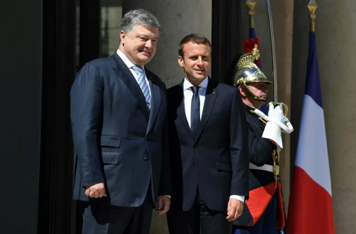 Le président français Emmanuel Macron reçoit son homologue ukrainien Petro Poroshenko le 26 juin 2017 à Paris