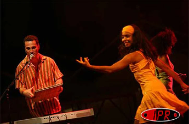 Dimanche 6 août 2006 

Ambiance jazz au Plato avec le Réunionnais Meddy Gerville