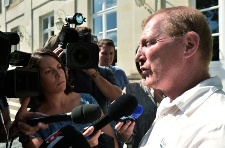 Le président de la FDSEA de Mayenne Philippe Jehan devant les journalistes à Mayenne, le 30 août 2016