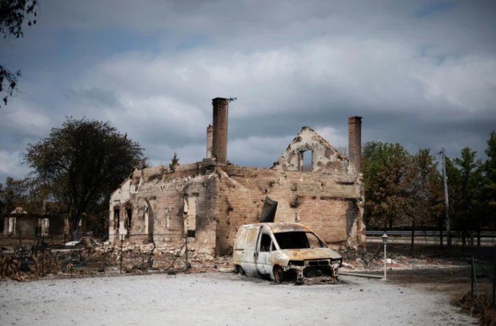 Une maison en ruine le 30 juillet 2026, à Lanton, une des communes ravagées par les incendies qui ont frappé la Gironde