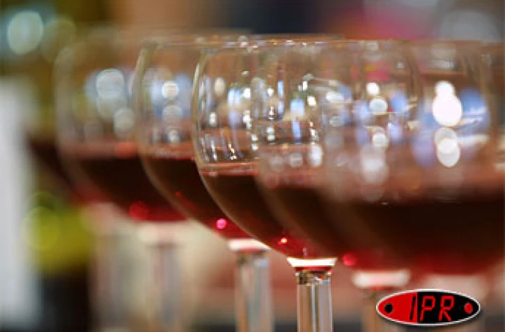 À partir du 1er mars 2006, les discothèques de l'île devront fermer à 3 heures du matin