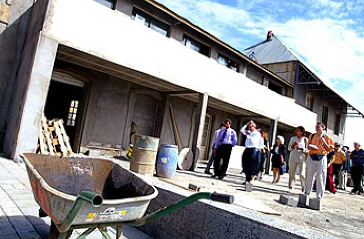Mardi 6 juillet 2004 - 

Les travaux d'aménagement des &quot;Trois brasseurs&quot; seront bientôt terminés