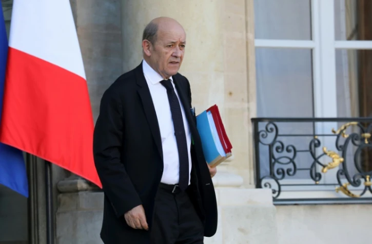 Le ministre des Affaires étrangères Jean-Yves Le Drian, quittant l'Élysée après un conseil des ministres, le 22 novembre 2017
