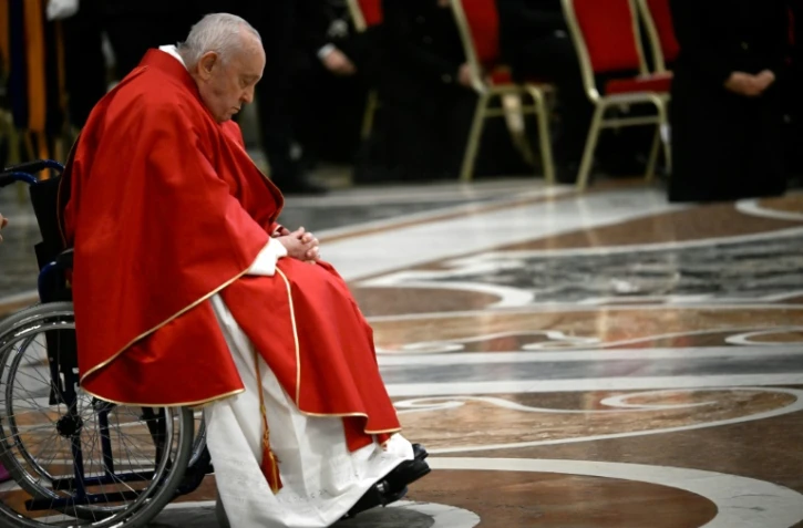 Le pape François préside la célébration de la Passion à la basilique Saint-Pierre au Vatican, le 29 mars 2024
