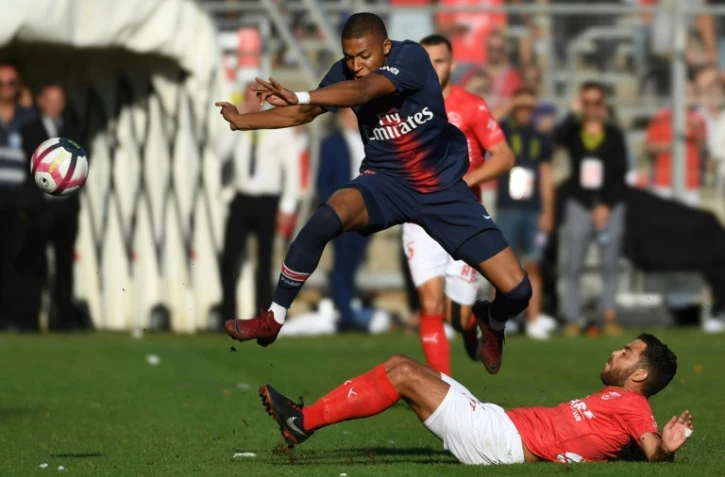 Kylian Mbappé, face à Téji Savanier, le 1er septembre, à Nîmes