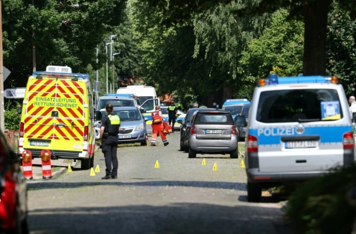  Des policiers et des secouristes sur les lieux d'une fusillade à Stade, dans le nord de l'Allemagne, le 29 juin 2026