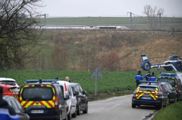 Un convoi de la gendarmerie arrive sur le site du déraillement d'un TGV à Ingenheim (Bas-Rhin), le 5 mars 2020
