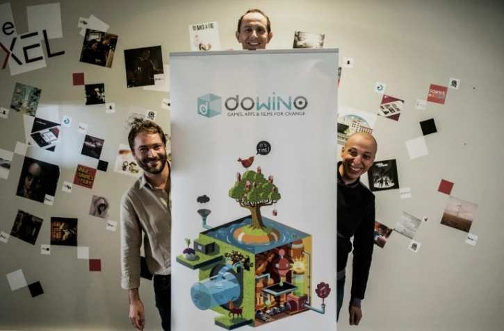 Les trois co-fondateurs du studio Dowino (de g à d), Jérôme Cattenot, Nordin Ghachi et Pierre Alain Gagne, à Villeurbanne, près de Lyon, le 7 octobre 2016